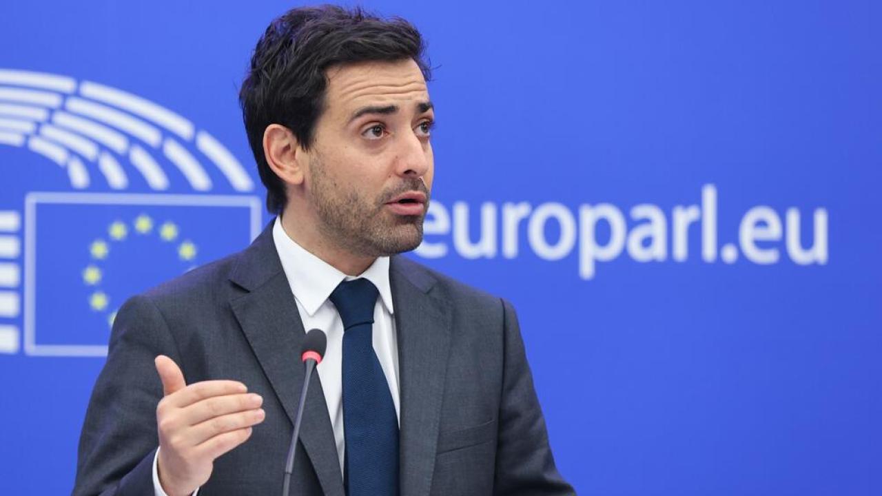 Ordföranden för EU-parlamentets liberala partigrupp Renew Europe, Stéphane Séjourné, kommer "för närvarande" inte att bjuda in de svenska Liberalernas partiledning till gruppevenemang,