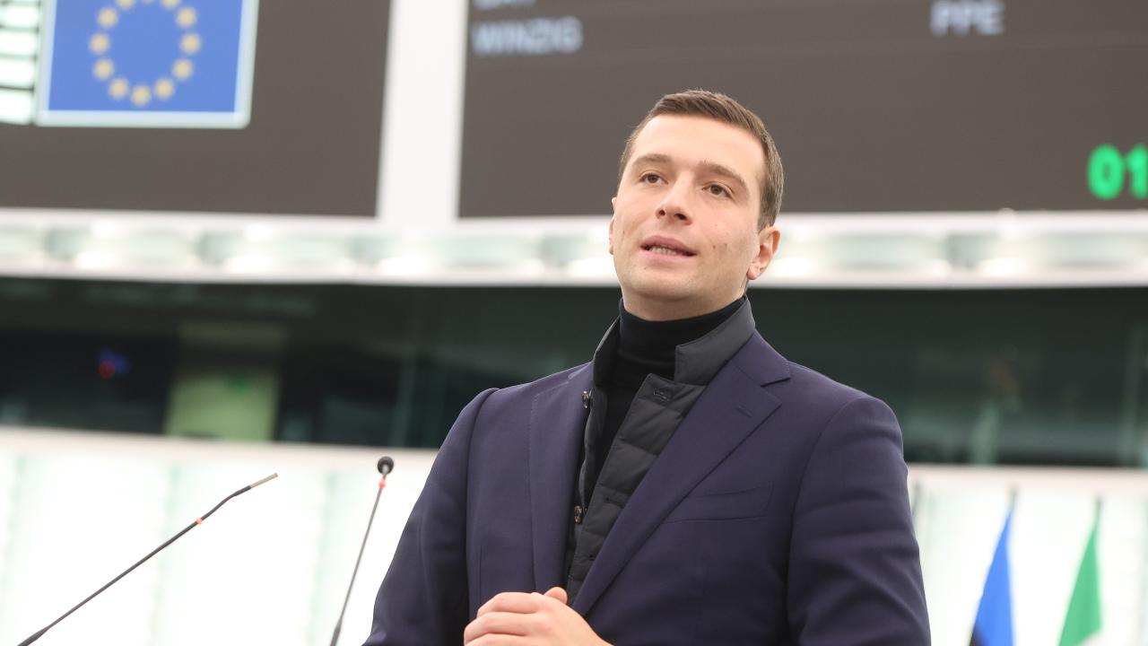 Högerextrema Nationell samlings partiledare och tilltänkte premiärminister Jordan Bardella har tidigare varit EU-parlamentariker. Arkivbild.