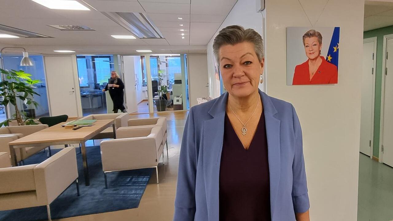 EU-kommissonär Ylva Johansson berömer Kalix kommun för deras öppenhet efter förra veckans IT-attack.
