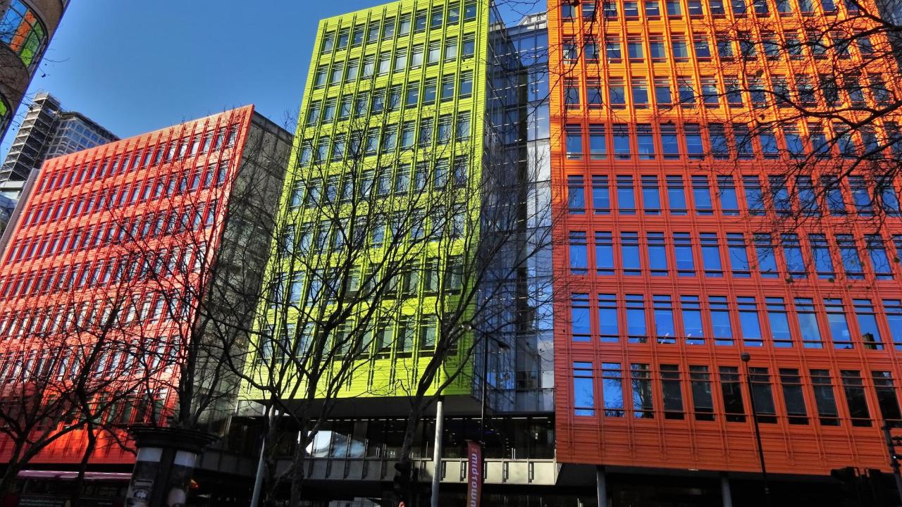 Google är en av de nätjättar som föreslås få nya villkor i EU. Bolaget har bland annat kontor här i London.