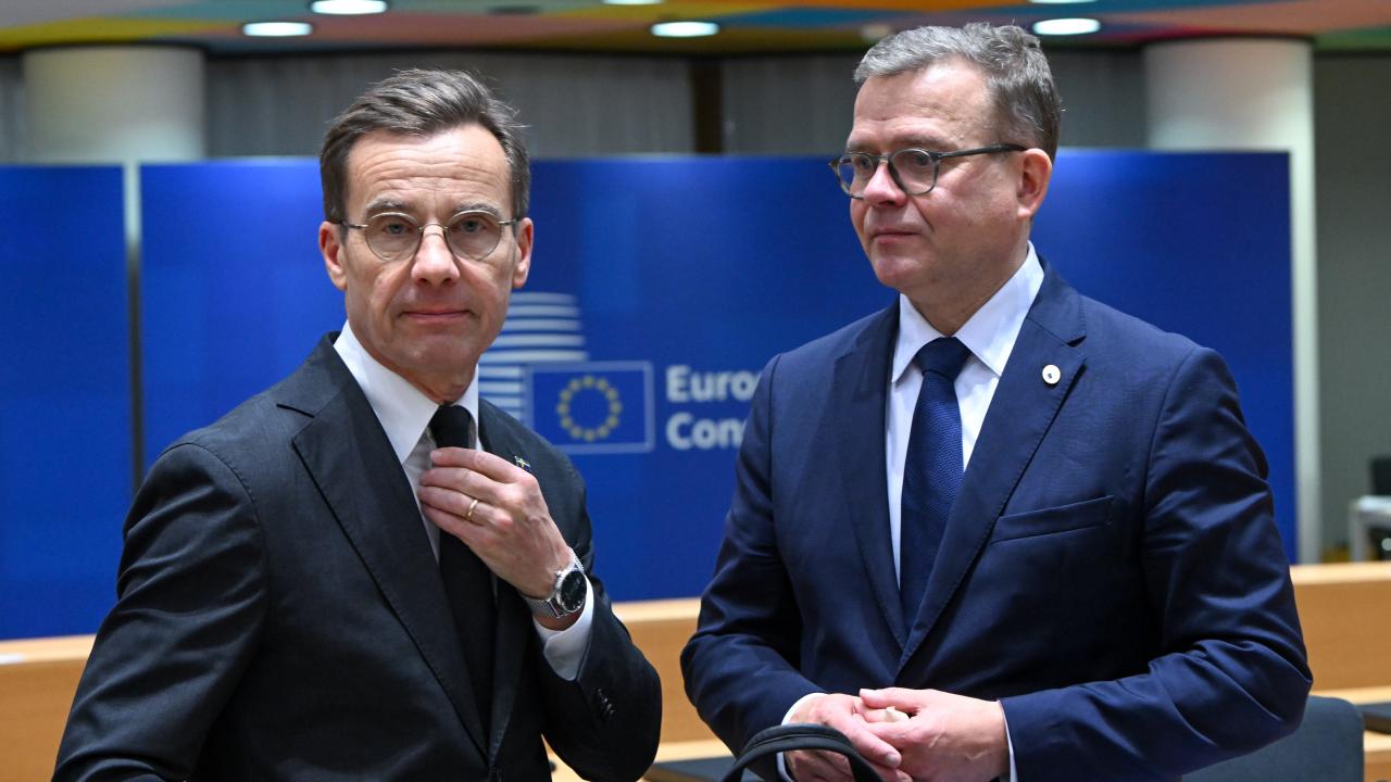 Sveriges och Finlands statsministrar Ulf Kristersson och Petteri Orpo under torsdagens EU-toppmöte. 