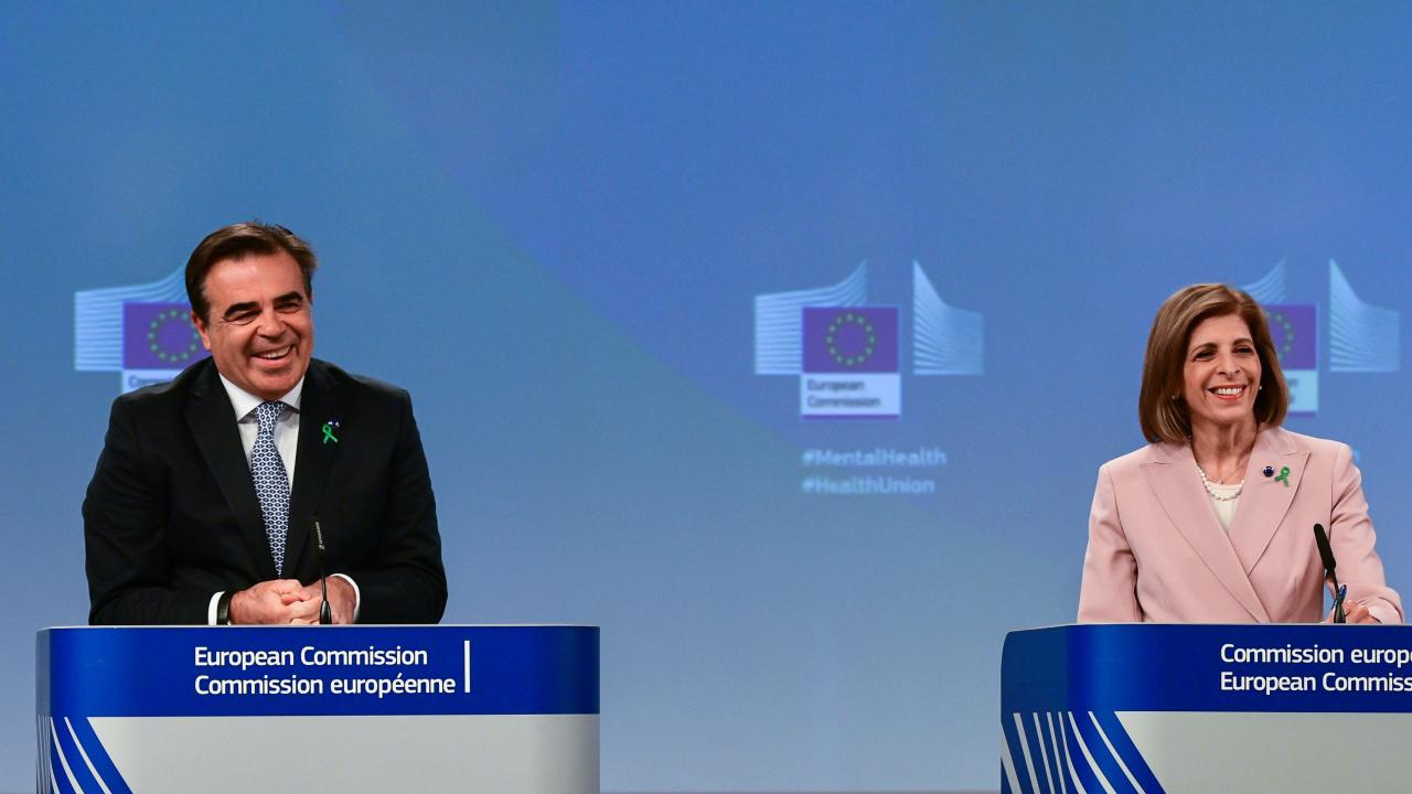 EU-kommissionärer Margaritis Schinas och Stella Kyriakides.