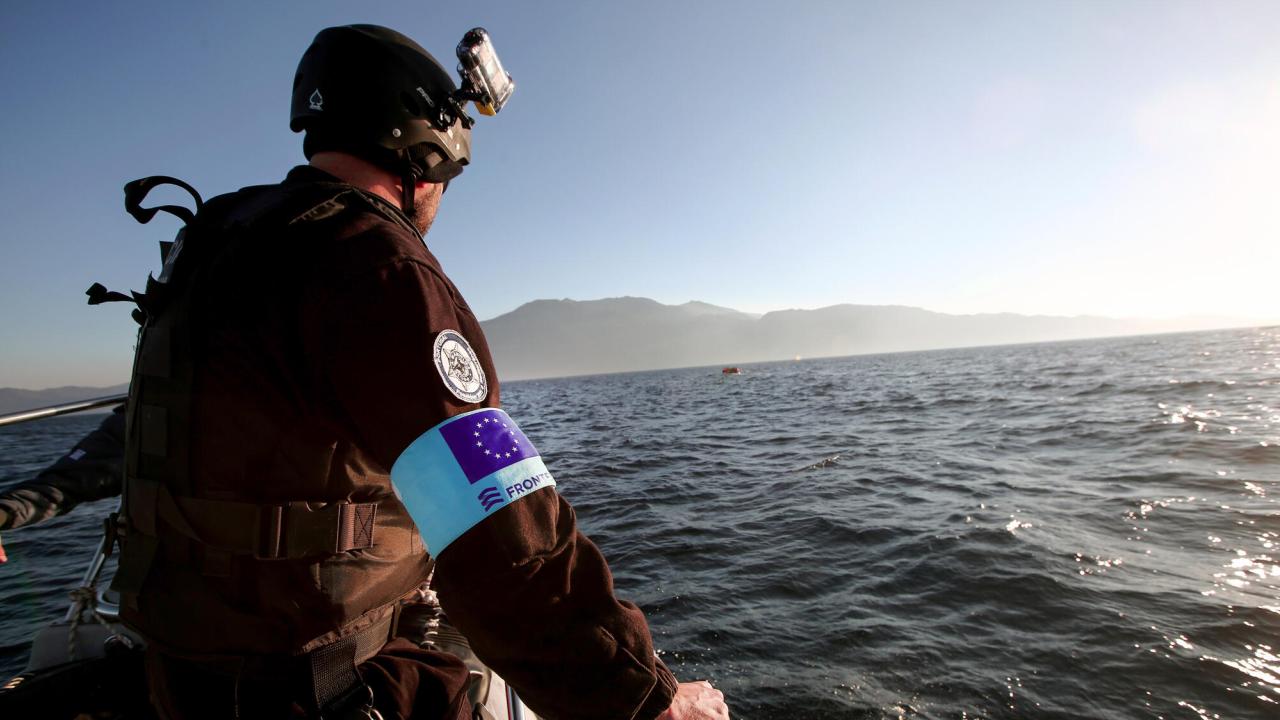 EU:s gränsbyrå Frontex ska hjälpa utsatta medlemsländer att vakta unionens yttre gränser mot olagliga passager.