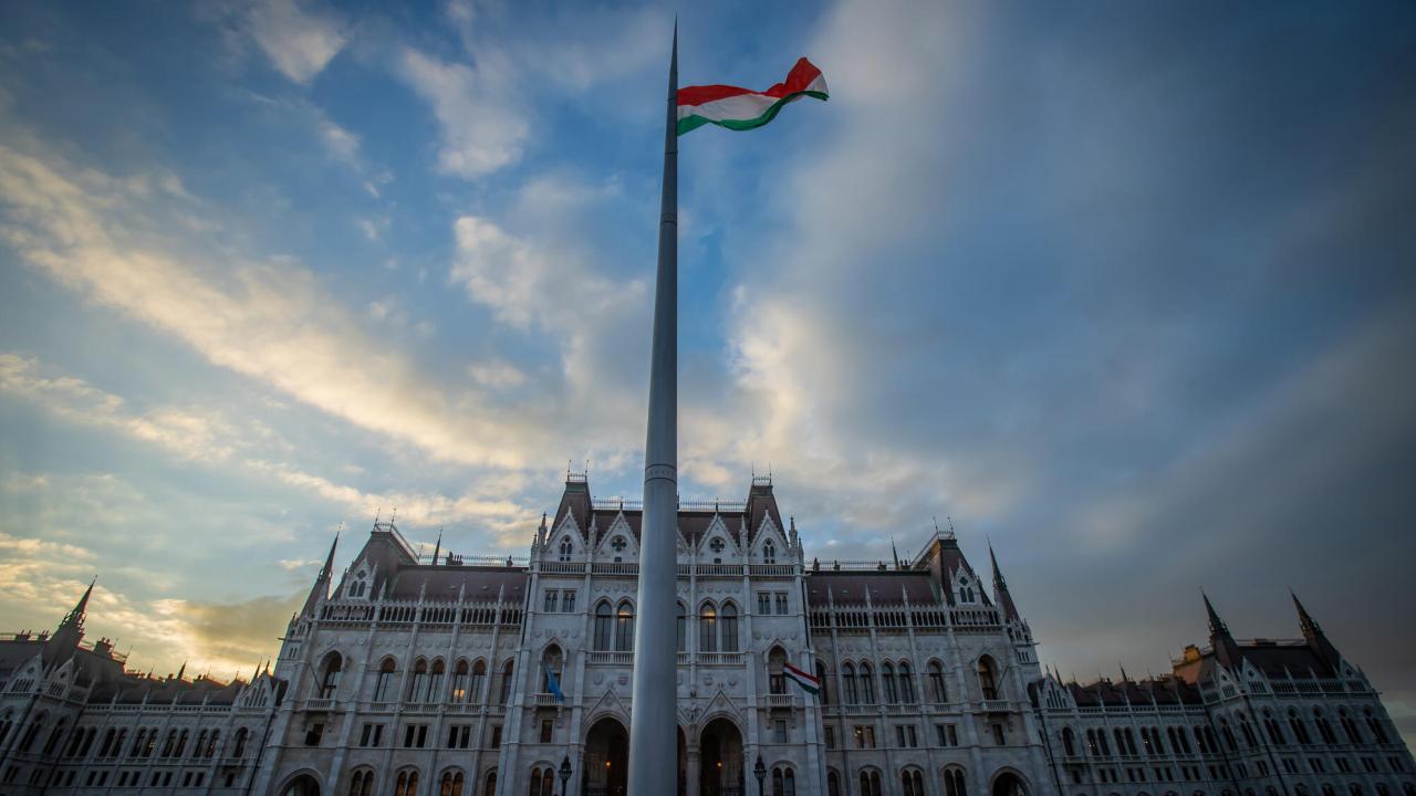 Den ungerska regeringen har två månader på sig att svara på kommissionens invändningar. Arkivbild.
