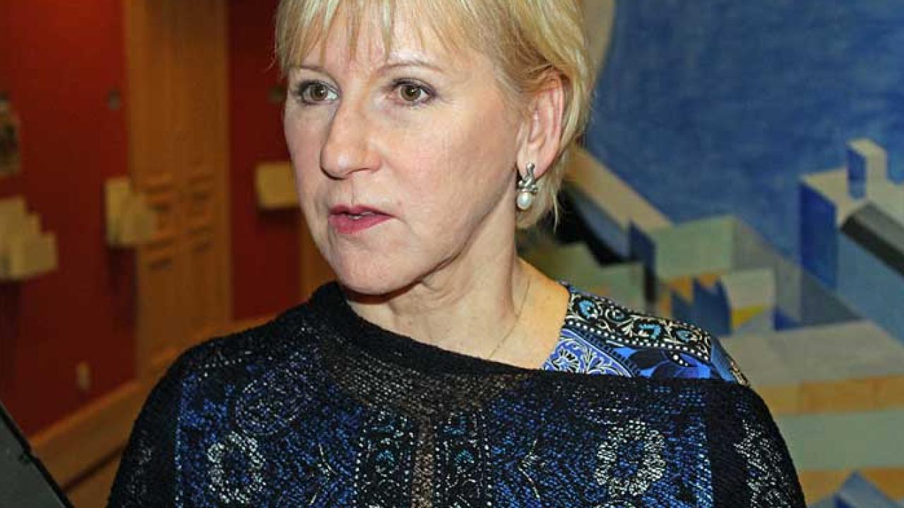 Sveriges utrikesminister Margot Wallström (S) menar att fortsatta medlemskapsförhandlingar kan reformera Turkiet.