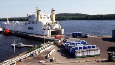 Föreslagna EU-regler för svavel i båtbränsle ökar kostnaderna för basindustrin allt för mycket, skriver Annika Lundius.