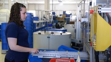 Industrin är den sektor som skapar mest värde i EU enligt siffror från Eurostat. 