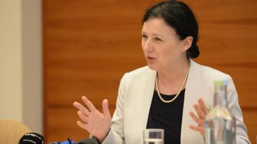 Under en konferens i Wien talade EU:s kommissionär i rättsliga frågor, Vera Jourová, om mediernas roll i att underblåsa extrem nationalism.