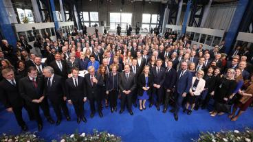 EU:s stats- och regeringschefer tillsammans med fack och arbetsgivare och andra ur det civila samhället träffades i Göteborg för att diskutera villkor på arbetsmarknaden och andra social frågor. 