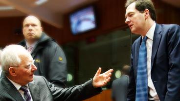 Den tyske finansministern Wolfgang Schäuble och hans brittiska kollega George Osborne. Arkivbild.