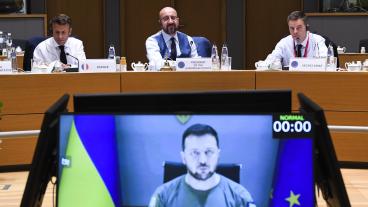 Ukrainas president Volodymyr Zelenskyj tackade EU-ledarna för deras beslut att bevilja Ukraina kandidatstatus. 