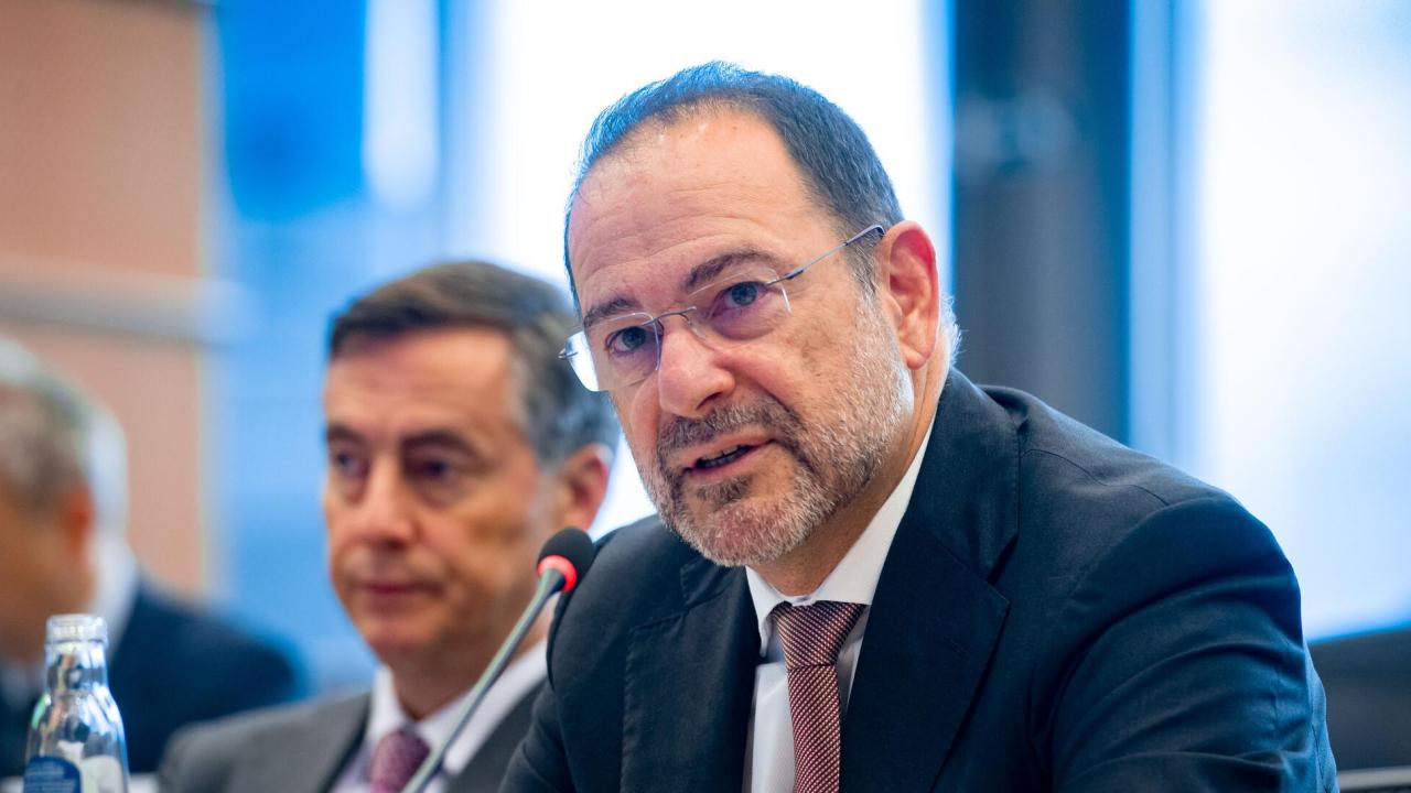 Luc Devignee, biträdande chef för Östeuropa och Centralasien vid EU:s utrikestjänst, under utfrågningen i EU-parlamentet på tisdagen.