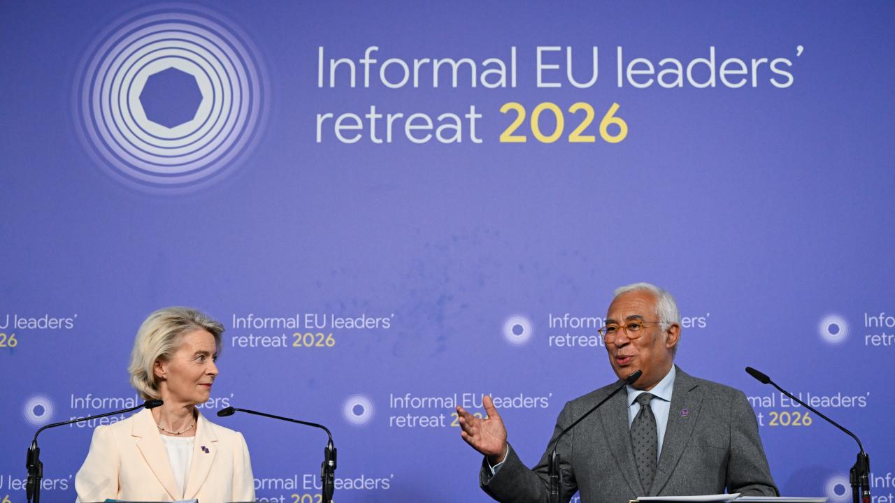 Kommissionsordförande Ursula Von der Leyen och toppmötesordförande António Costa på torsdagen.