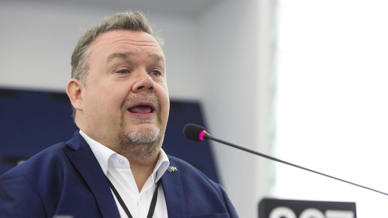 Europaparlamentarikern David Lega. 