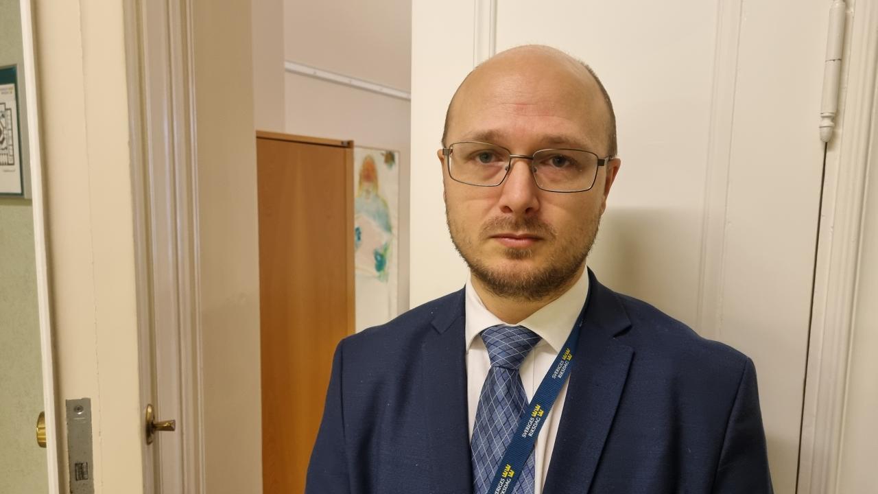  Riksdagens EU-nämndsordförande Erik Ottoson (M) menar att EU:s sanktioner mot Georgien måste skärpas för EU inte ska svika de georgier som kämpar för demokrati och frihet.