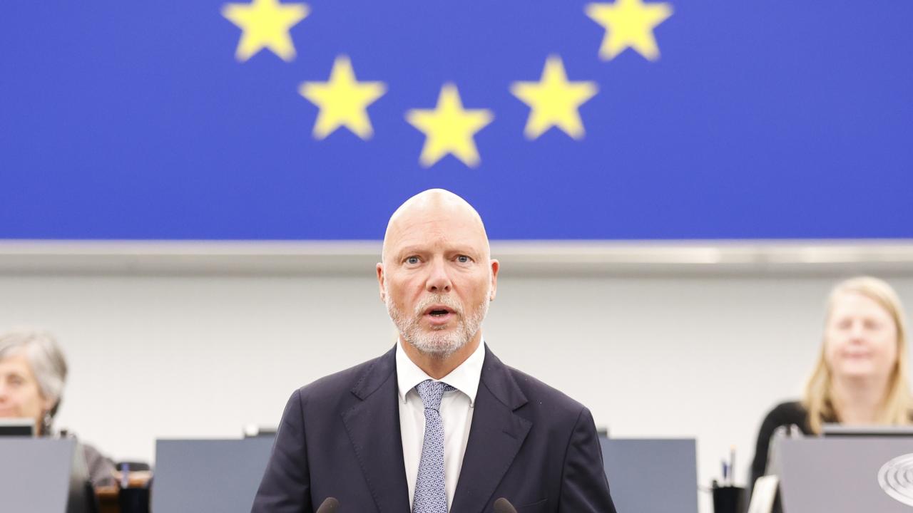 Den 20 november äger toppmötet mellan EU och Storbritannien rum. Jörgen Warborn (M) var en av EU-parlamentarikerna som debatterade frågan på tisdagen.