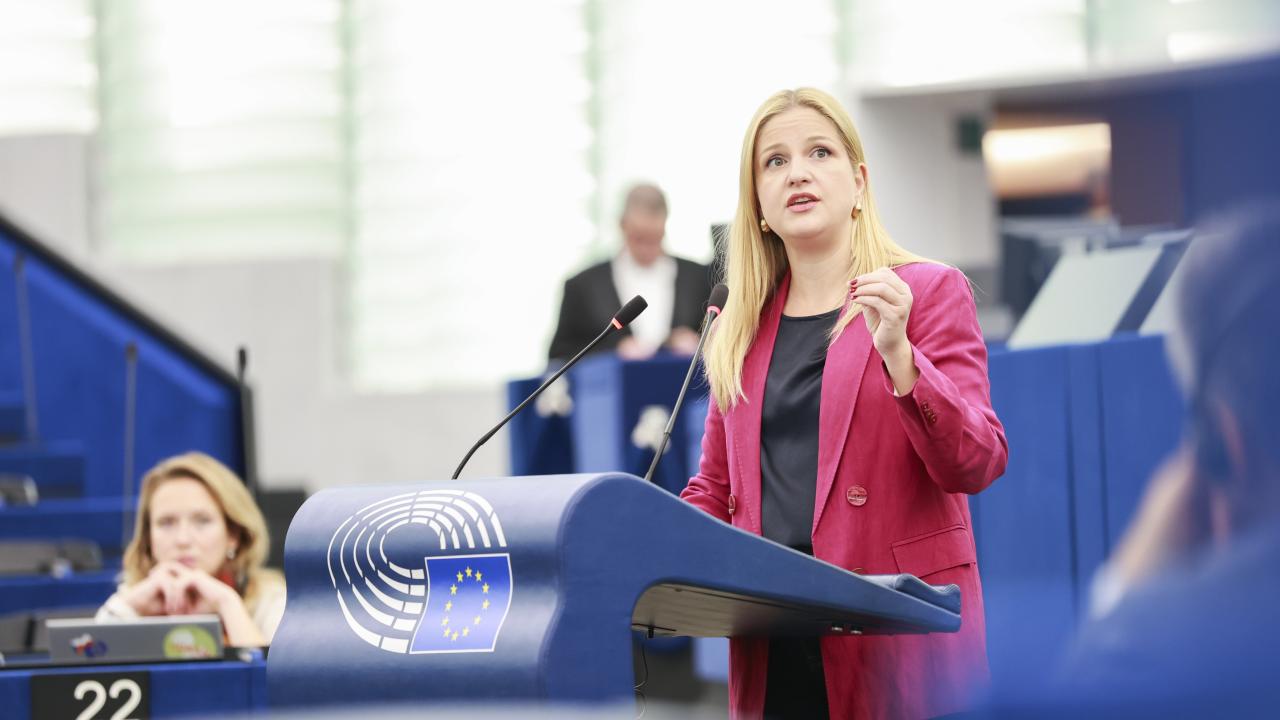 Arba Kokalari (M) var en av fyra svenska EU-parlamentariker som deltog i torsdagens AI-debatt.