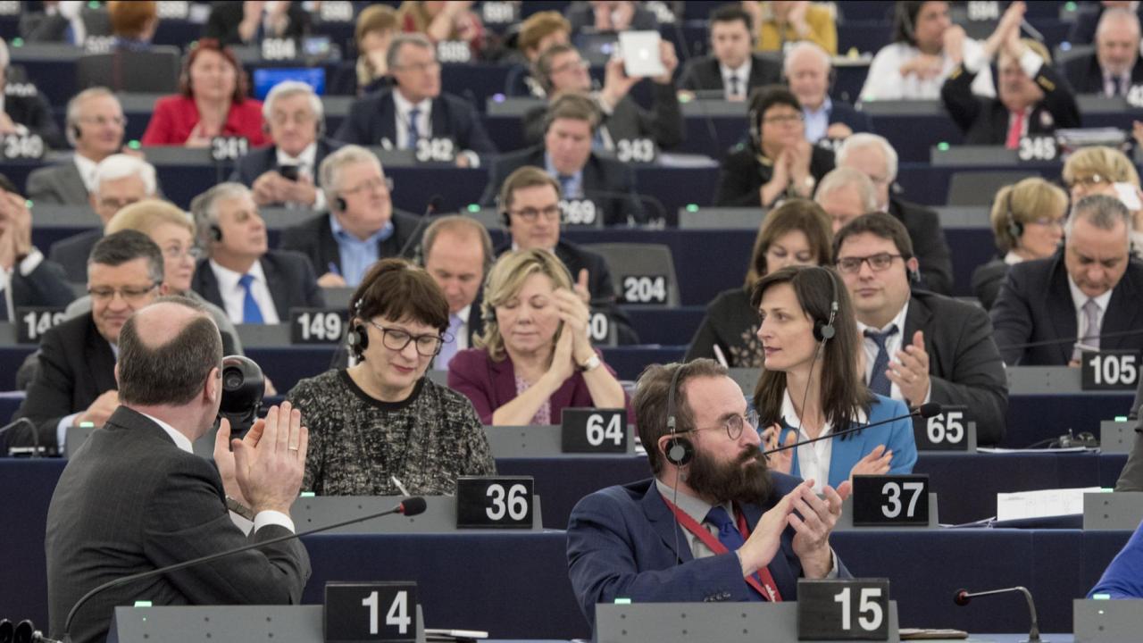 Inga kvitton behöver visas upp för att EU-parlamentarikerna ska få 42 000 kronor varje månad. Arkivbild.