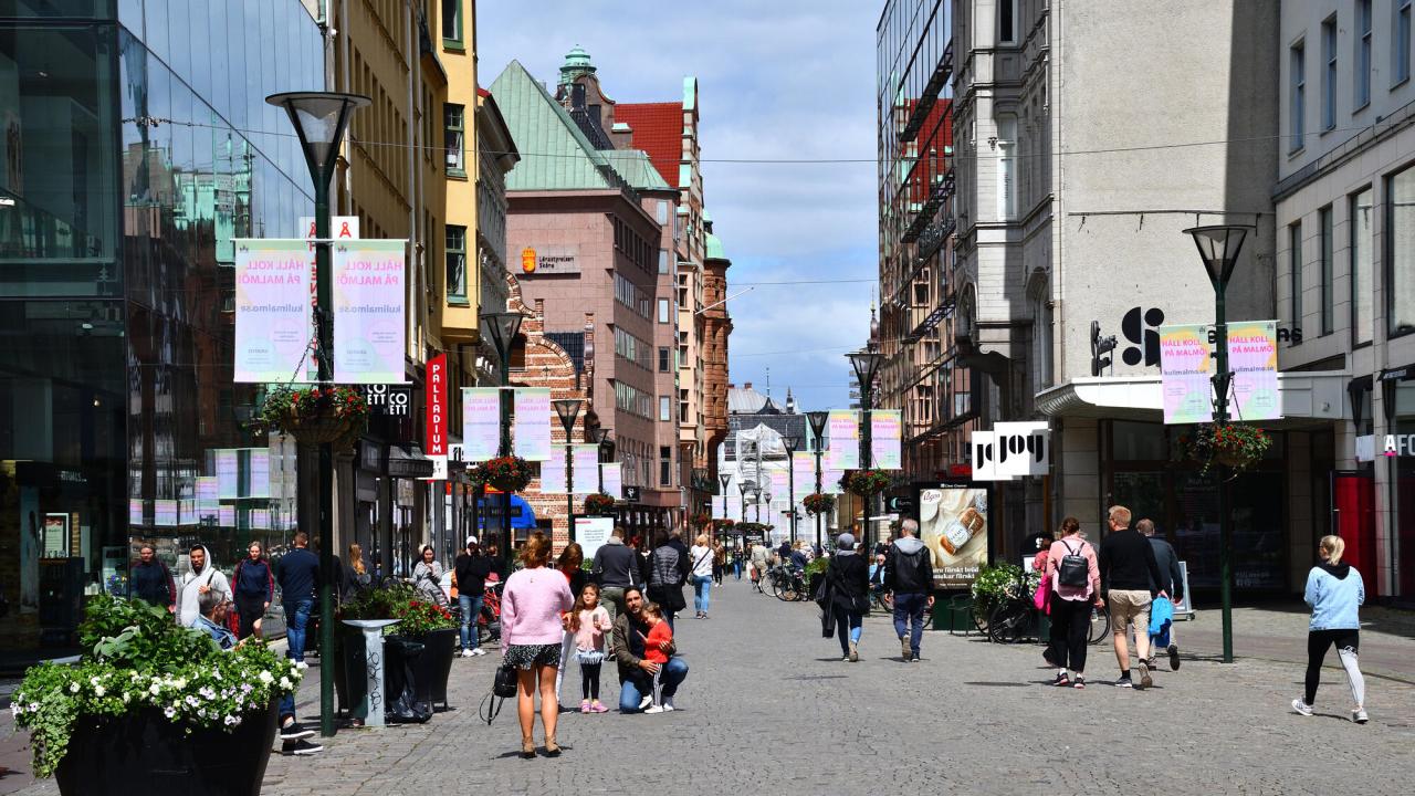 I Sverige jobbar man i snitt längre än i de flesta grannländer. Arkivbild.