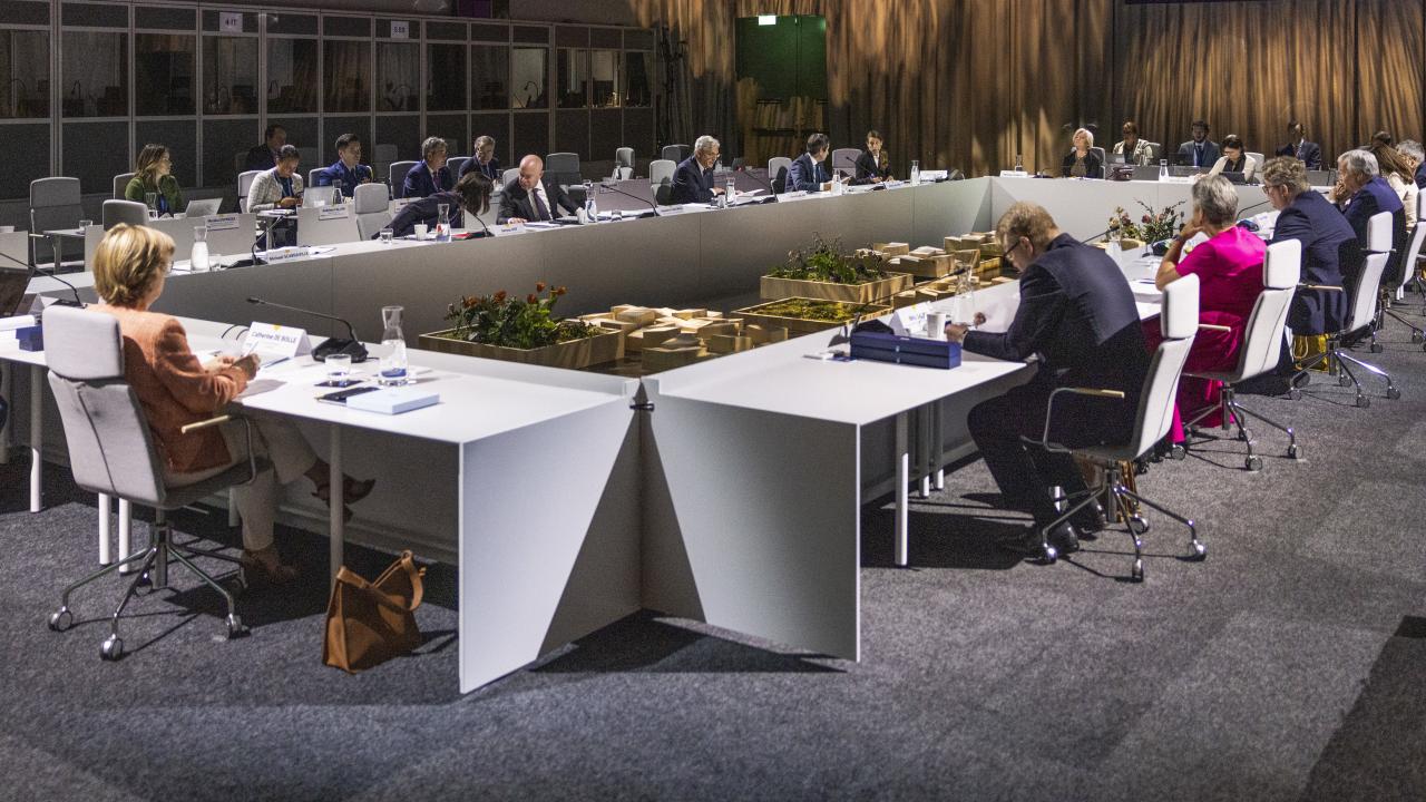 Representanter från EU och USA träffas två gånger per år för att diskutera justitie- och inrikesfrågor.