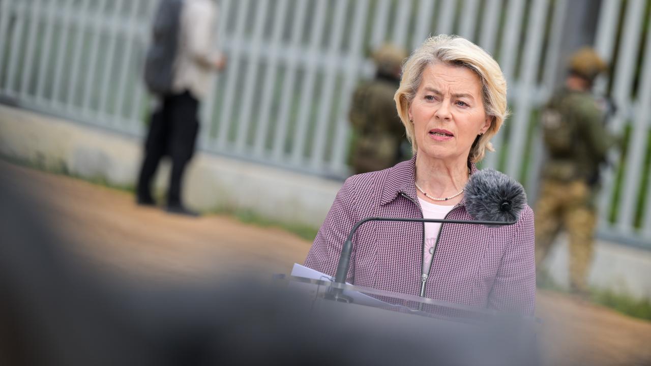 EU-kommissionens ordförande Ursula von der Leyen har i förra veckan varit på besök i de EU-länder som ligger närmast Ryssland eller Ukraina, här i Polen. 