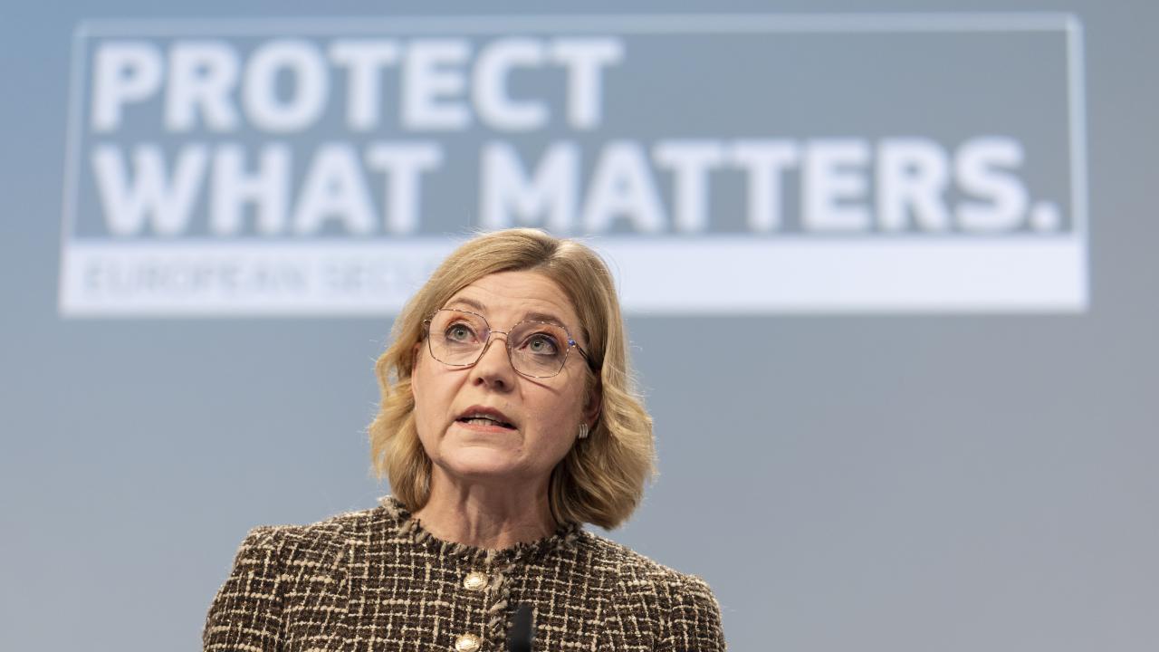 EU:s säkerhetskommissionär Henna Virkkunen föreslog på onsdagen att brottsbekämpande myndigheter och räddningstjänster ska kunna kommunicera med varandra i gränsområdena mellan EU-länder.