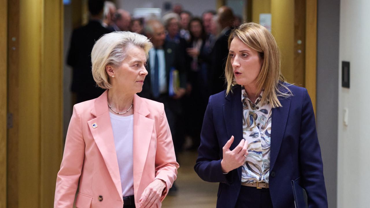 EU-kommissionens ordförande Ursula von der Leyen och EU-parlamentets talman Roberta Metsola. Arkivbild.