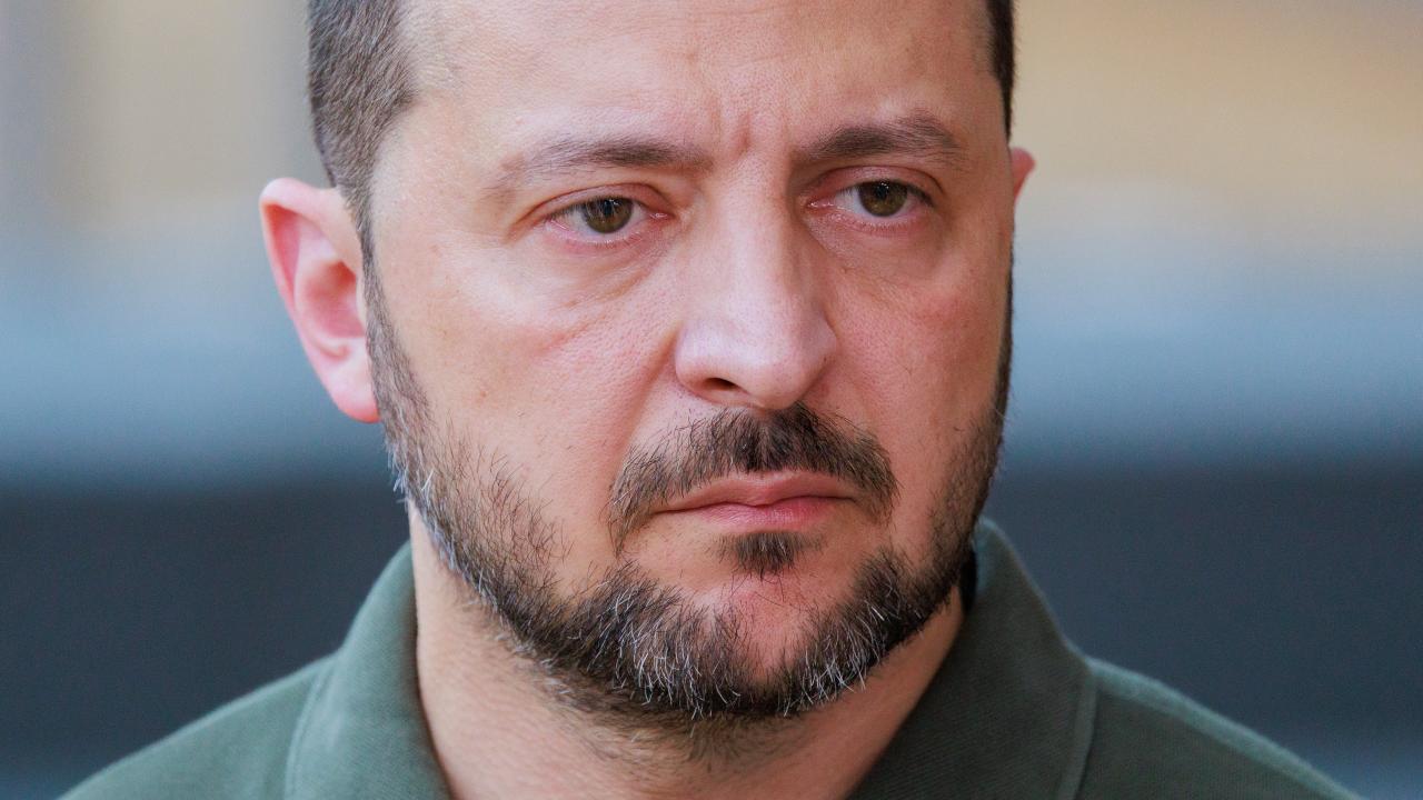 Ukrainas president Volodymyr Zelenskyj pekar ut den "största kompromissen" landet gjort. Arkivbild.