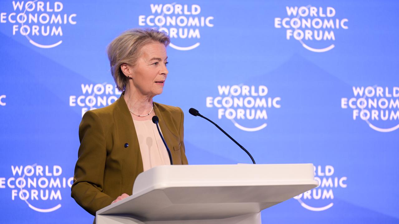 EU-kommissionens ordförande Ursula von der Leyen varnar att EU:s svar kommer  vara orubbligt, enat och proportionellt mot eventuella nya amerikanska tullar. Arkivbild.