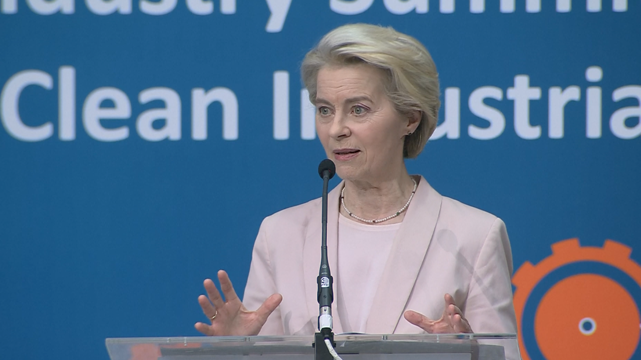 –De unga skulle aldrig förlåta oss om vi inte antog utmaningen av global uppvärmning, sade Ursula von der Leyen vid presentationen av förslaget.