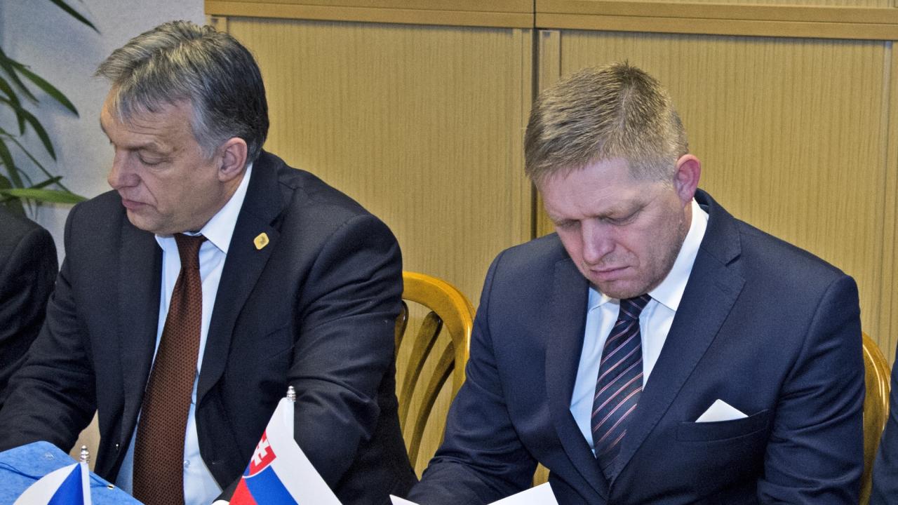 Ungerns premiärminister Viktor Orbán och Slovakiens premiärminister Robert Fico. Arkivbild.