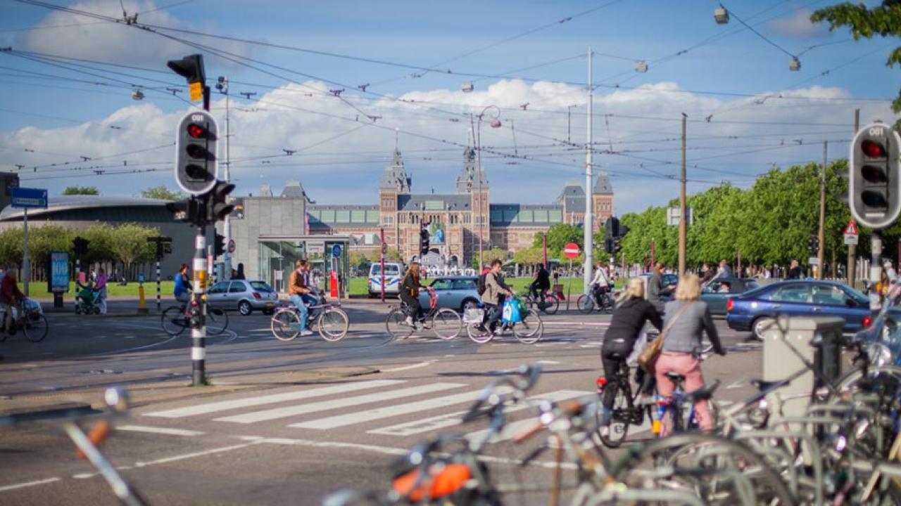 De två regeringspartierna i Nederländerna är inte eniga om i vilken utsträckning "välfärdsturism" är ett problem. Arkivbild.