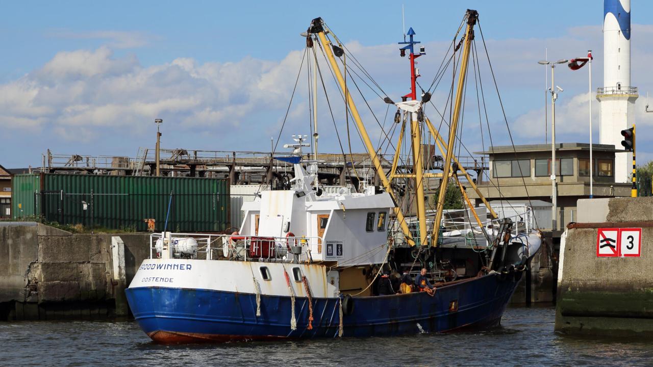 En belgisk fiskebåt i Oostendes hamn. Arkivbild.