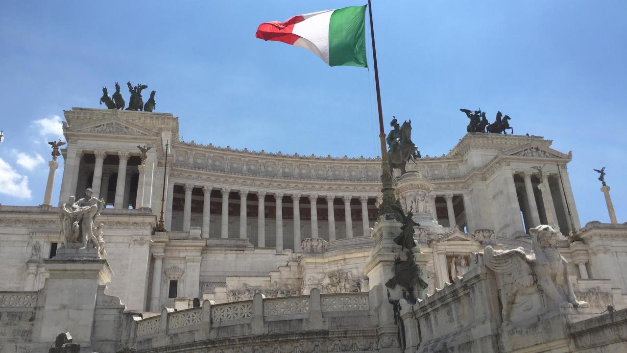 Italien är ett av de länder vars statsskuld riskerar att växa än mer de kommande åren enligt en ny rapport från EU-kommissionen.