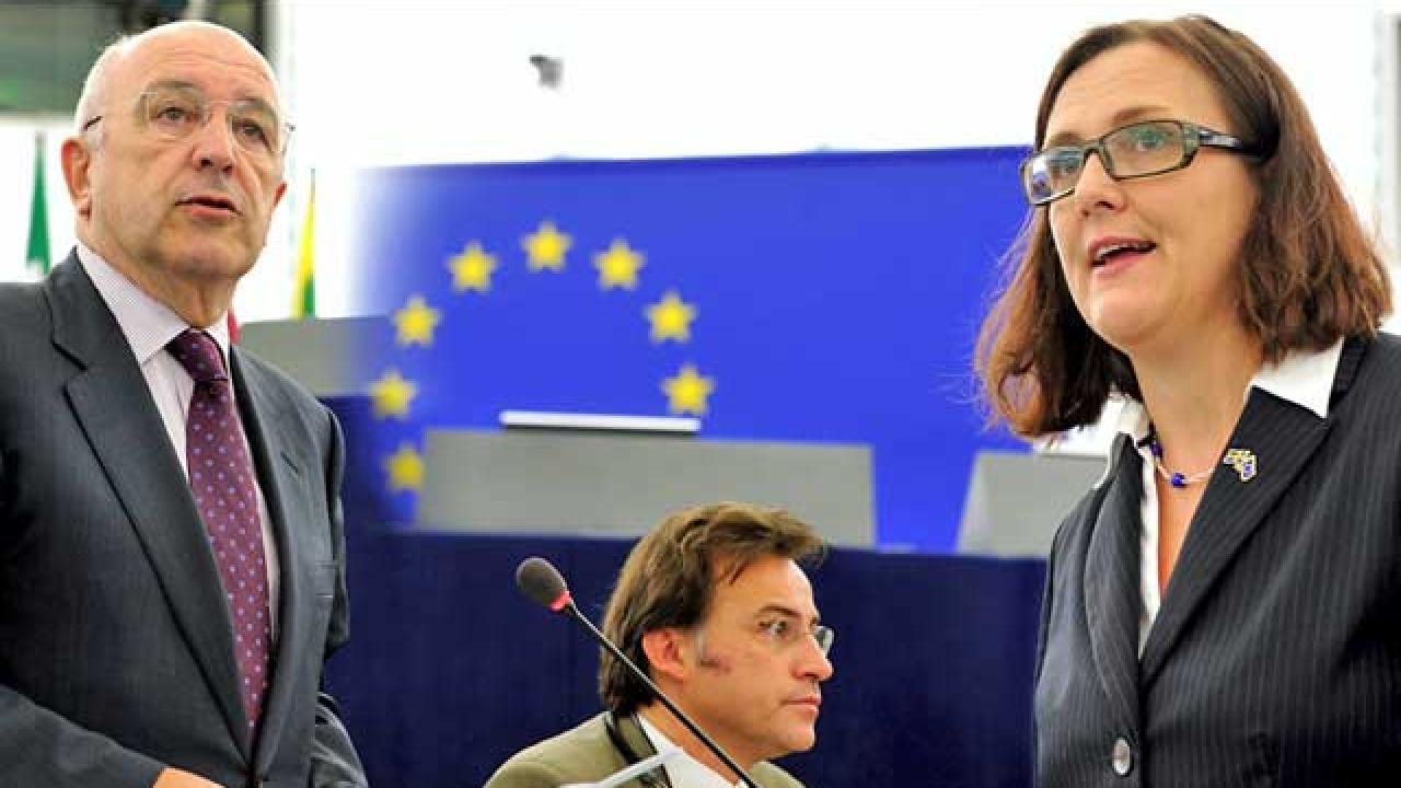 Arkivbild. Löner och avtalsvillkor på arbetsmarknaden är inget för EU-kommissionen att ha synpunkter på,  skriver debattören.