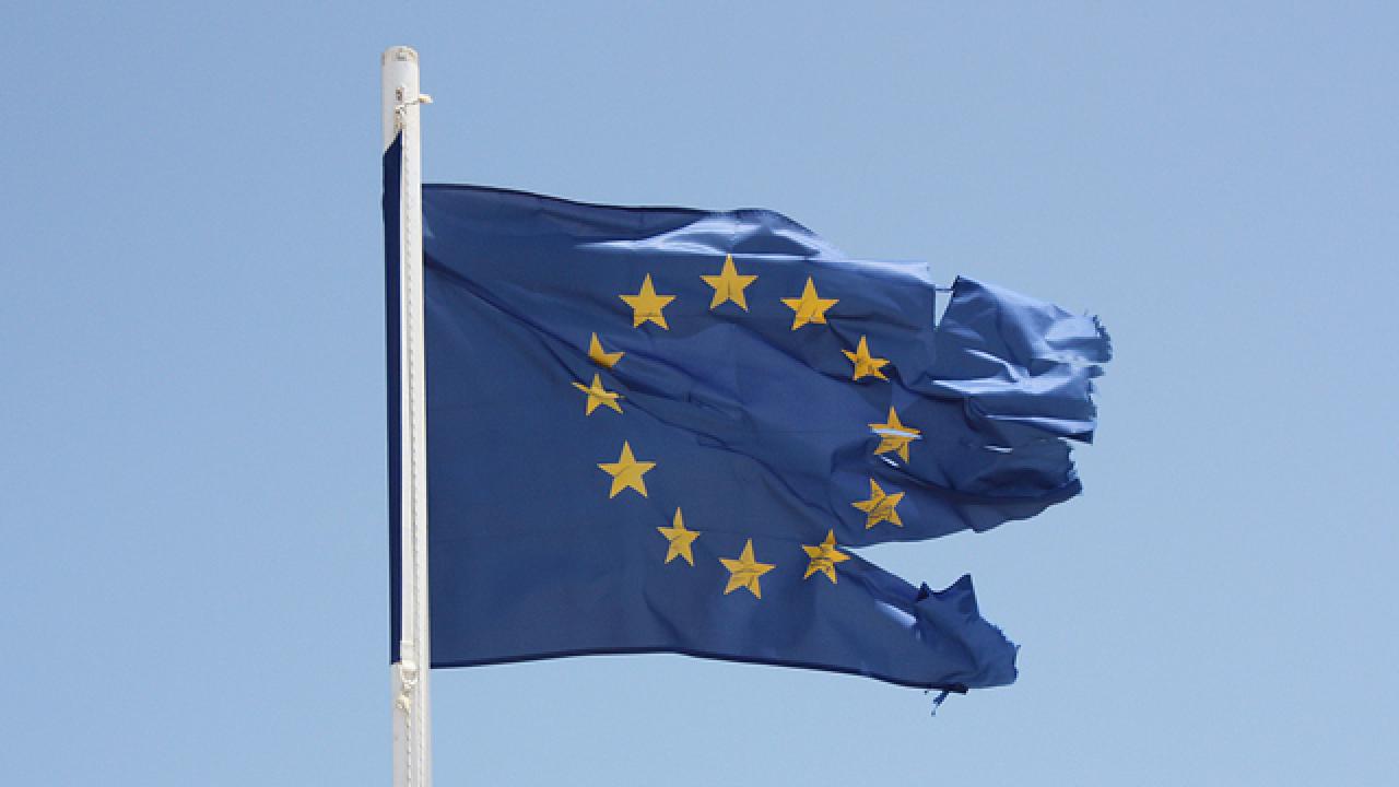 Fler svenskar är osäkra eller motståndare till EU-medlemskapet än positiva visar en undersökning från SCB.