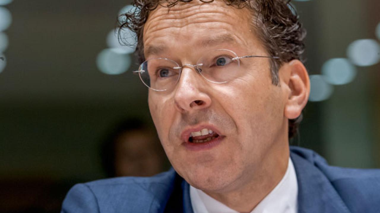 Eurogruppens ordförande Jeroen Dijsselbloem tror att både Grekland och Irland behöver ytterligare finansiell uppbackning från euroländerna.