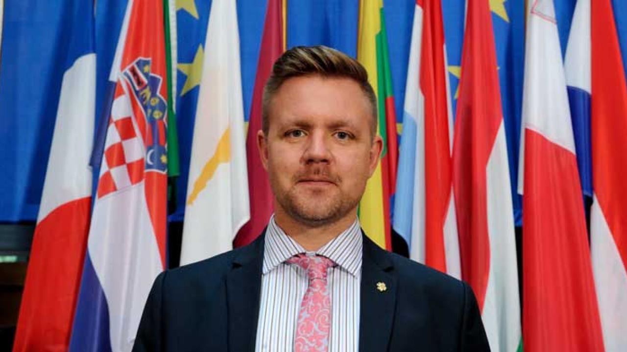 Regeringen sände redan första dagen ut tydliga signaler om att EU-arbetet ska nedprioriteras, skriver Fredrick Federley (C).