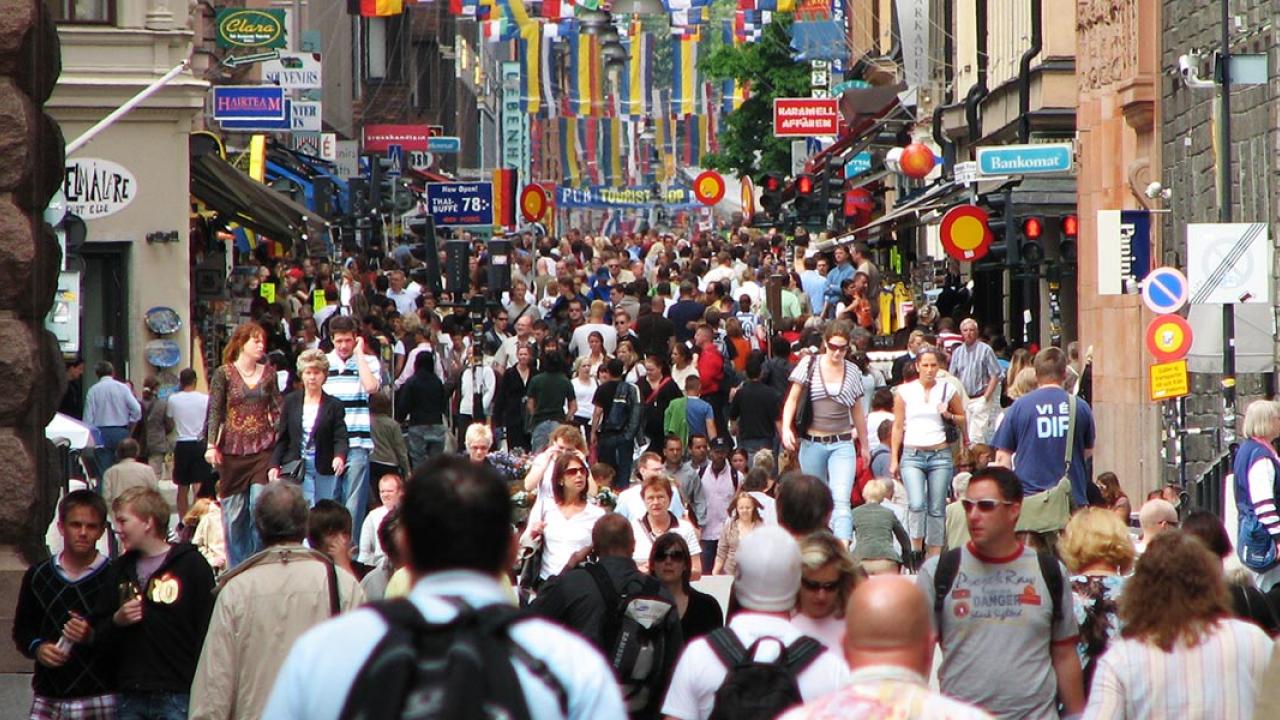 Enligt TCO har drygt var tionde svensk tillsvidareanställd varit det längre än fem år hos samma arbetsgivare. Arkivbild.