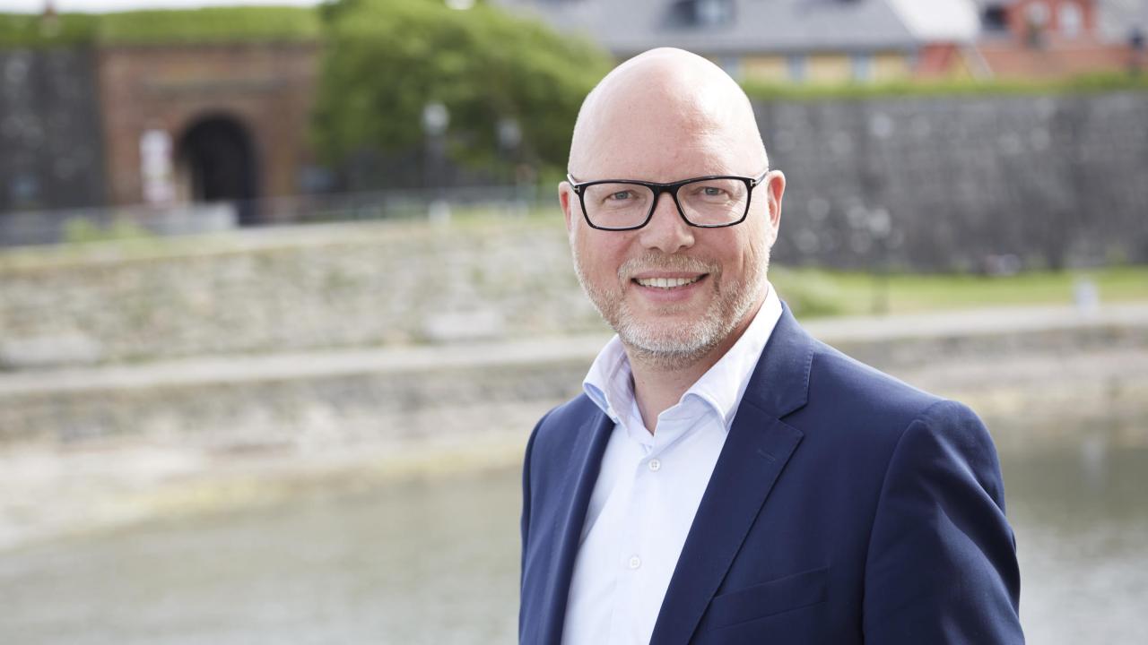 – Det är tydligt att dubbla budskap och villfarelser präglar socialdemokratins Europapolitik, skriver Jörgen Warborn (M).