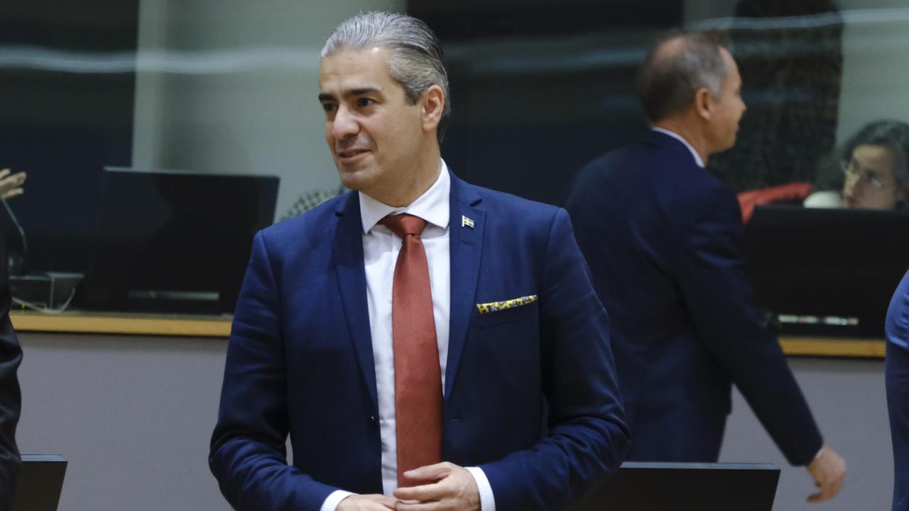 Energiminister Khashayar Farmanbar (S) representerade Sverige på fredagens extrainsatta energimöte.