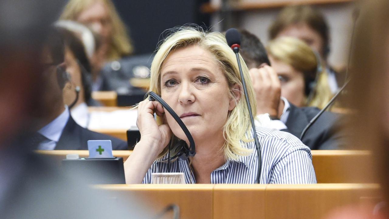 Högerextrema Nationell samlings partiledare Marine Le Pen ska betala tillbaka flera miljoner. Arkivbild.  