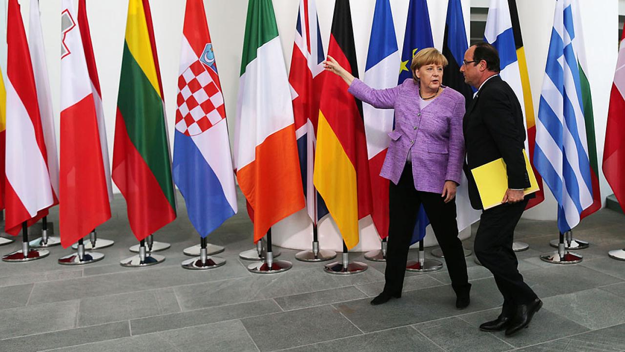 Kritiken mot USA från Tysklands Angela Merkel och Frankrikes François Hollande om spioneri lättar. Arkivbild