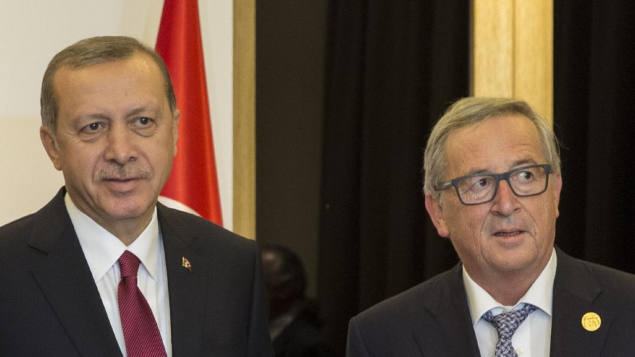 Turkiets president Recep Tayyip Erdoğan och EU-kommissionens ordförande Jean-Claude Juncker. Arkivbild.