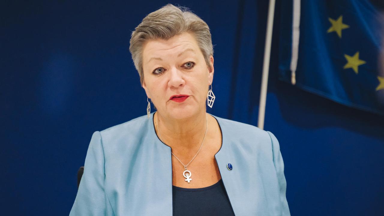 Nytt förslag för EU:s migrations-och asylpolitik kommer att läggas fram i tid innan påsk, meddelar migrationskommissionär Ylva Johansson.