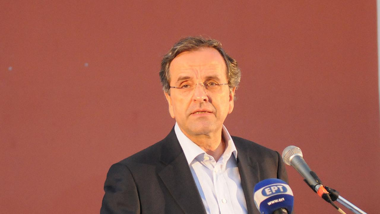 Greklands premiärminister Antonis Samaras vill ha mer tid för att få ordning på ekonomin.