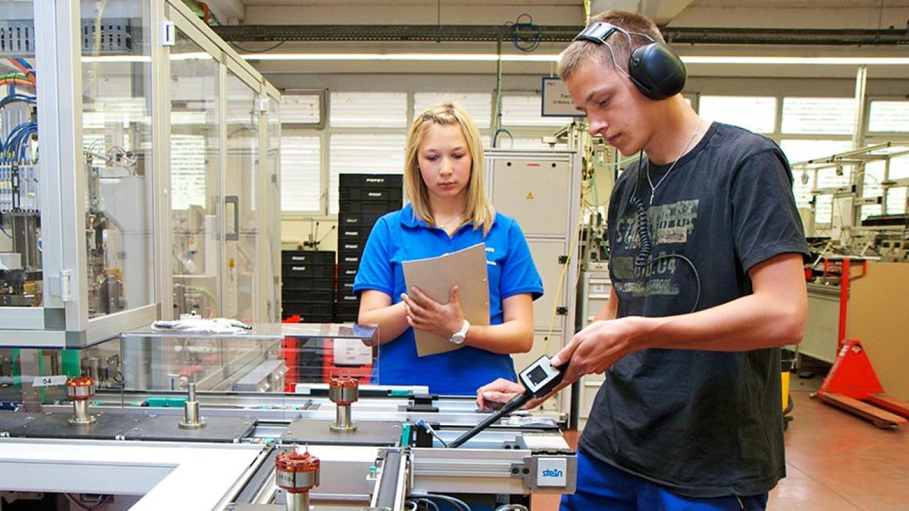 Varje år påbörjar mellan 5 och 600 000 tyska ungdomar lärlingsutbildningar. Arkivbild.