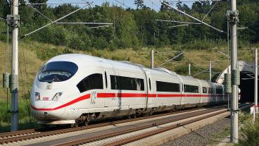 EU-kommissionen säger nej till att bilda en ny europeisk järnvägsjätte på grund av risken för höjda priser på höghastighetståg.