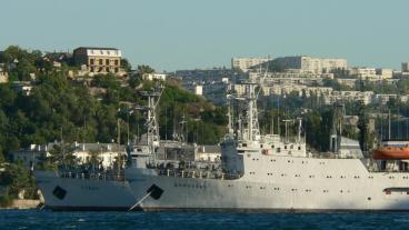 Ryska skepp i hamnstaden Sevastopol i ukrainska Krim.