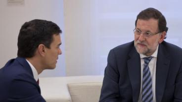 Till höger premiärminister Mariano Rajoy i samtal med socialdemokraternas ledare Pedro Sánchez. Foto: La Moncloa Gobierno de España